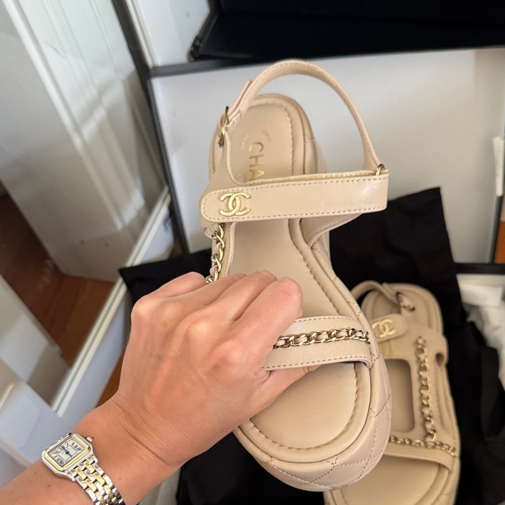 CHANEL Nude Sandals with Chain Accent - Picture 5 of 11